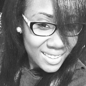 Meet your Posher, Desiree